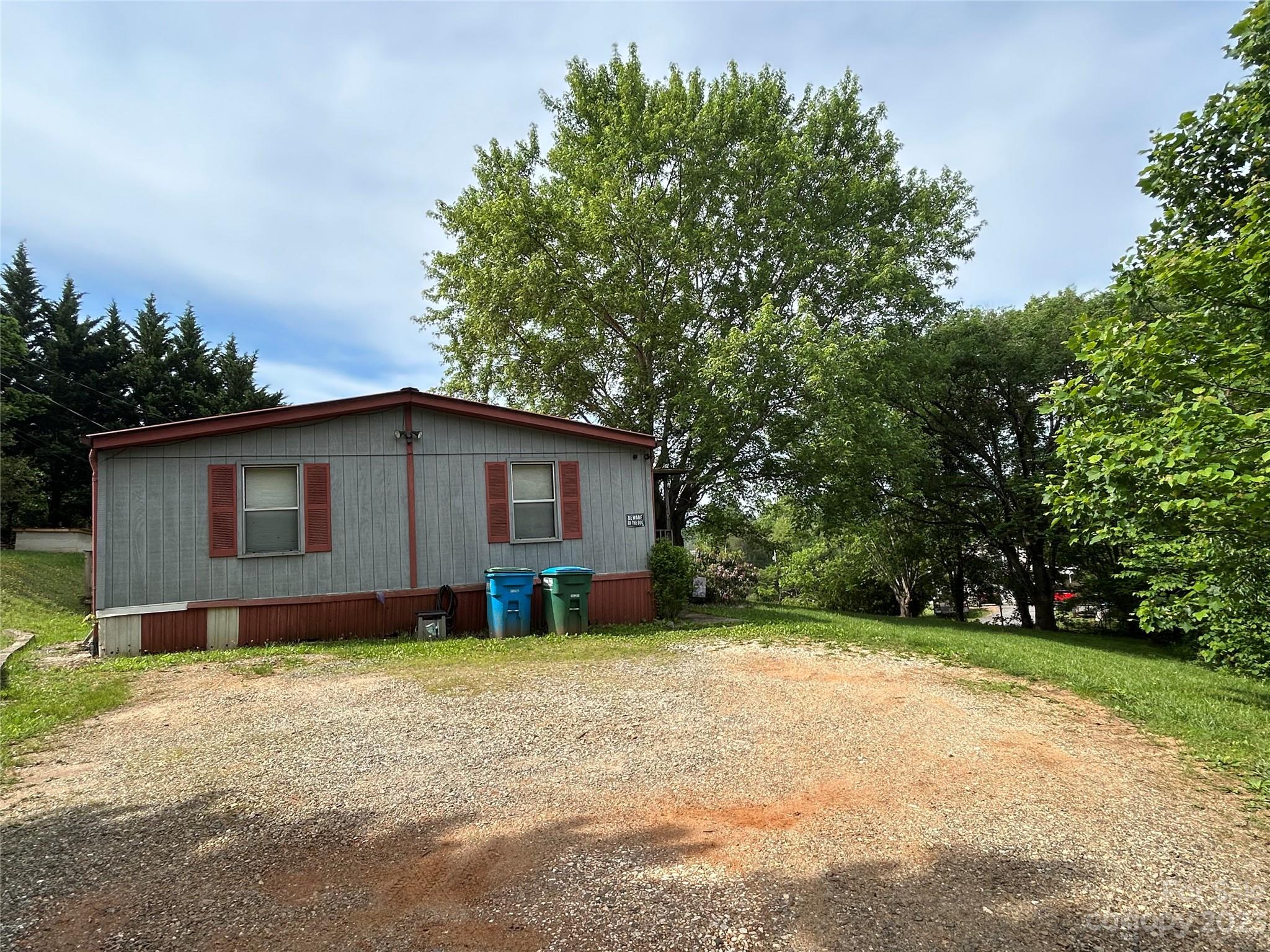 1362 Alexander Road Leicester, NC 28748 - Photo 6 of 30 Gallery Image 6
