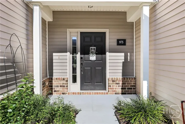 $1,850 | 975 Canyon Oak Loop, Richmond Hill, GA 31324