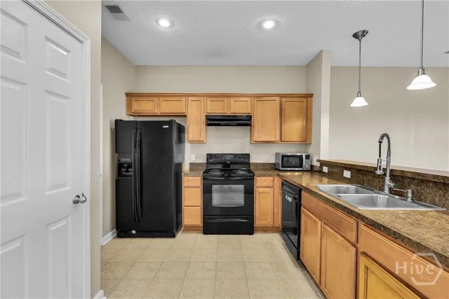 $1,850 | 975 Canyon Oak Loop, Richmond Hill, GA 31324