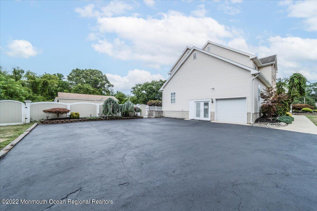 257 Ford Road Howell, NJ 07731 - Photo 9 of 67 09-257 ford rd (28 of 67)