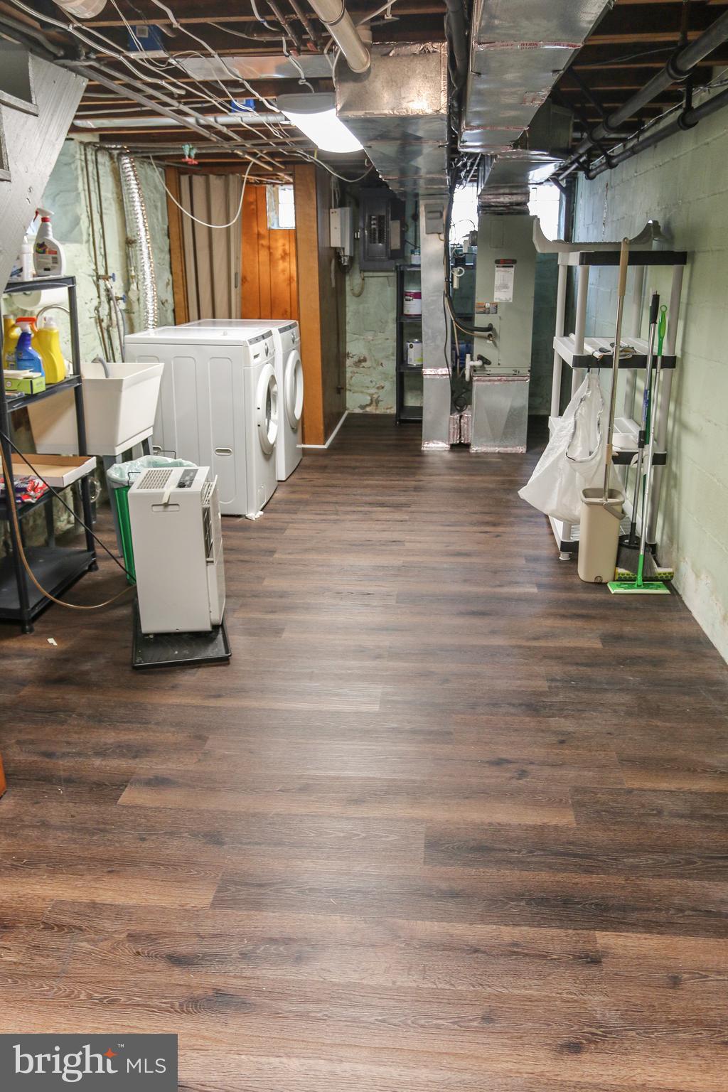 4208 Fordham Road Baltimore, MD 21229 - Photo 23 of 37 basement/laundry area
