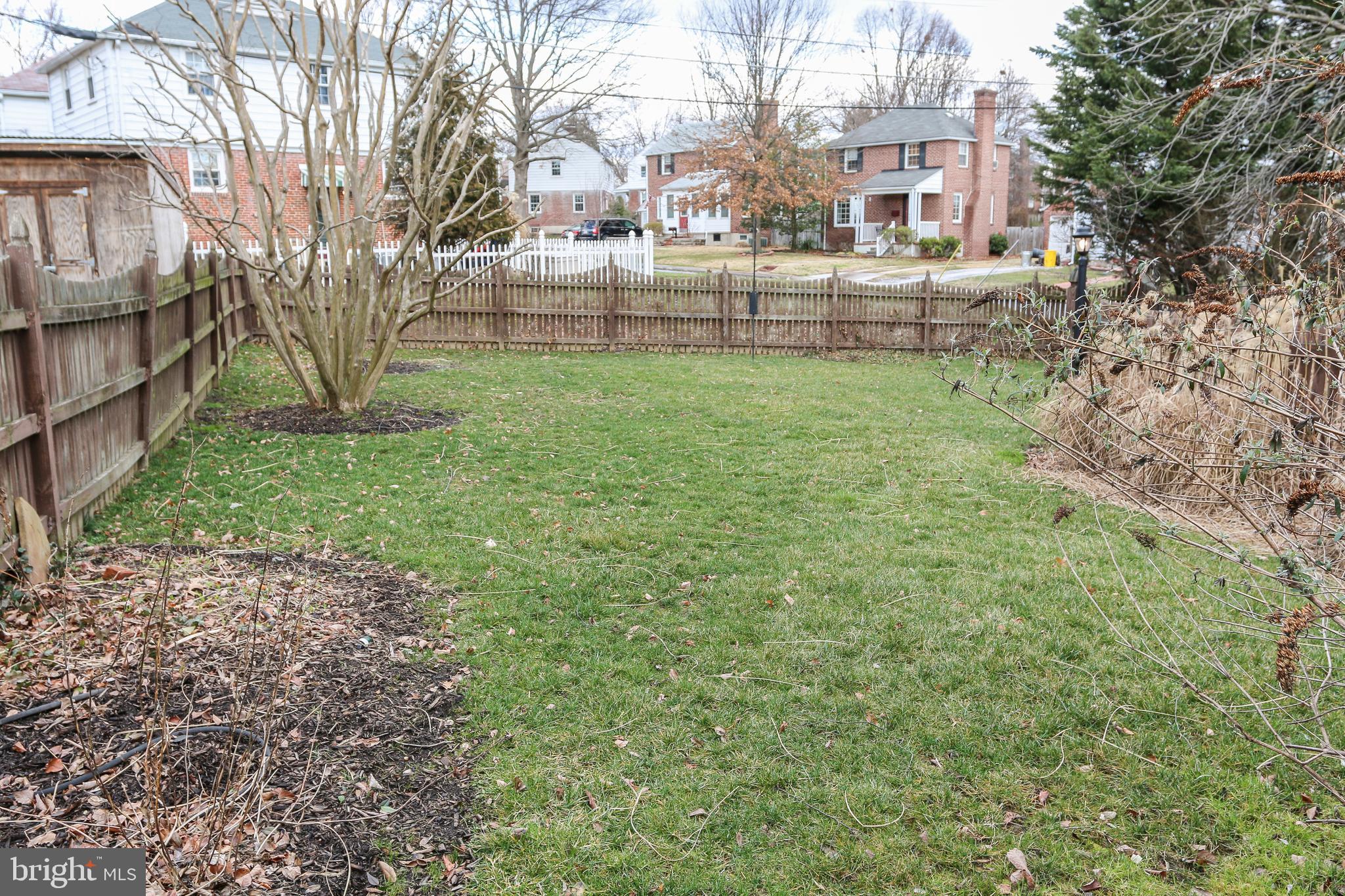 4208 Fordham Road Baltimore, MD 21229 - Photo 27 of 37 Back yard