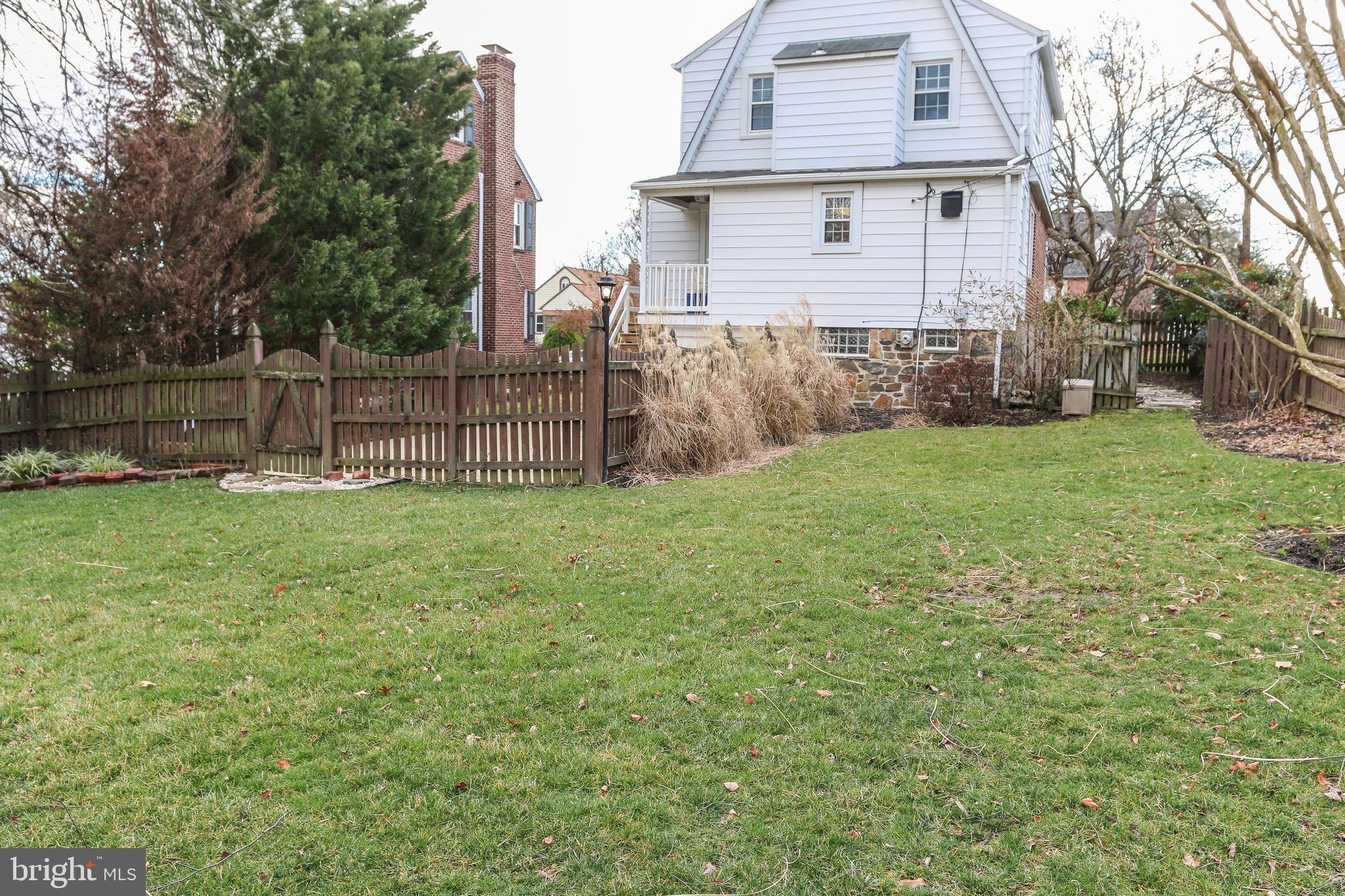 4208 Fordham Road Baltimore, MD 21229 - Photo 29 of 37 Back yard