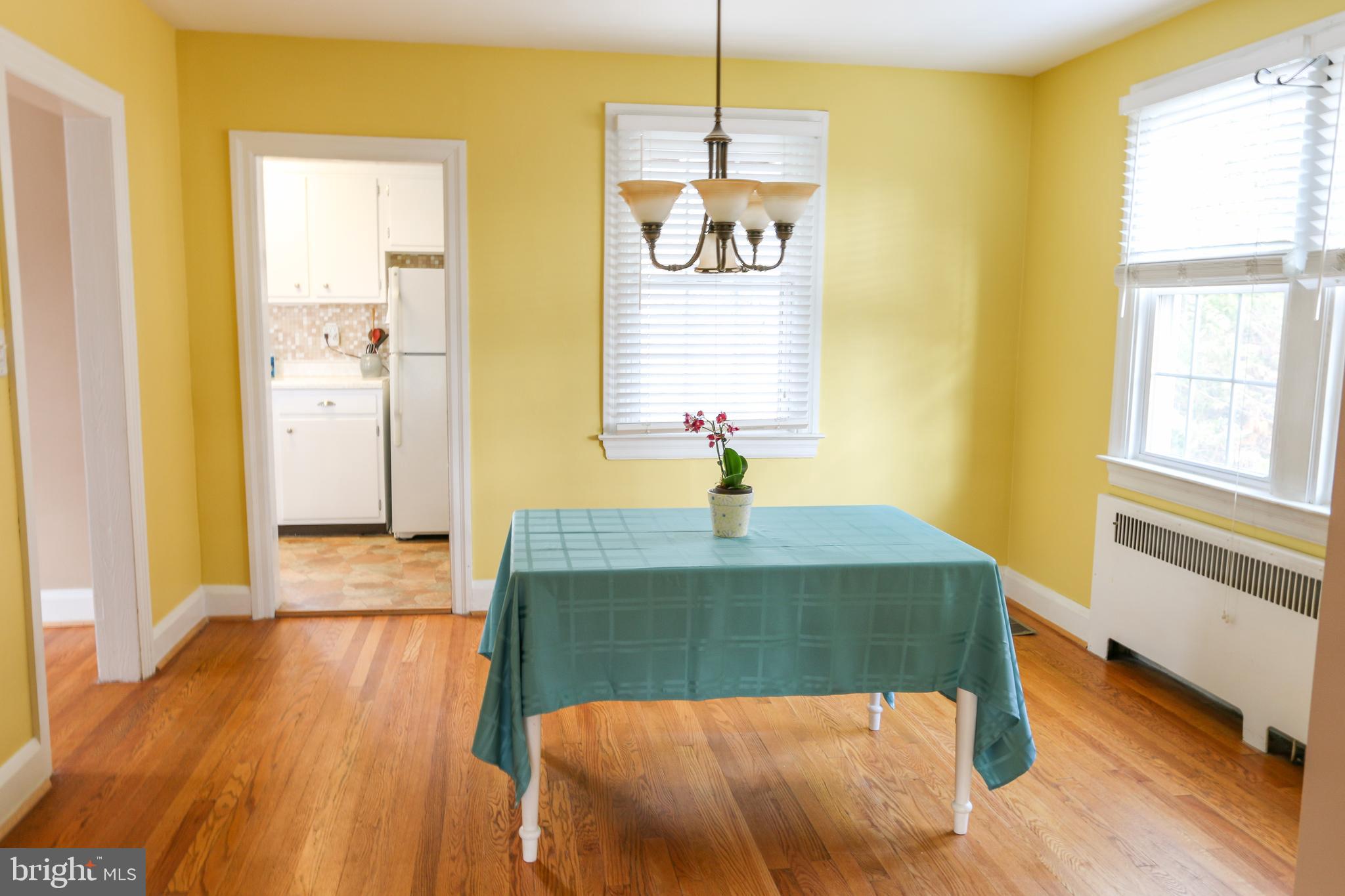 4208 Fordham Road Baltimore, MD 21229 - Photo 4 of 37 Dining room