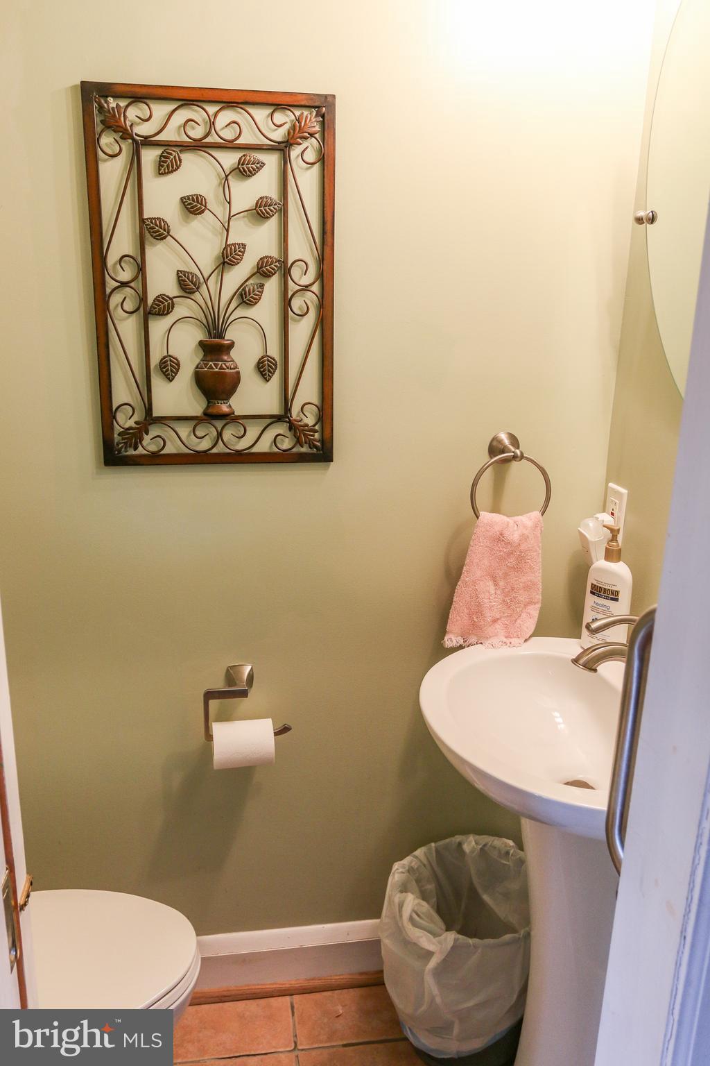 4208 Fordham Road Baltimore, MD 21229 - Photo 5 of 37 Half bath on first floor