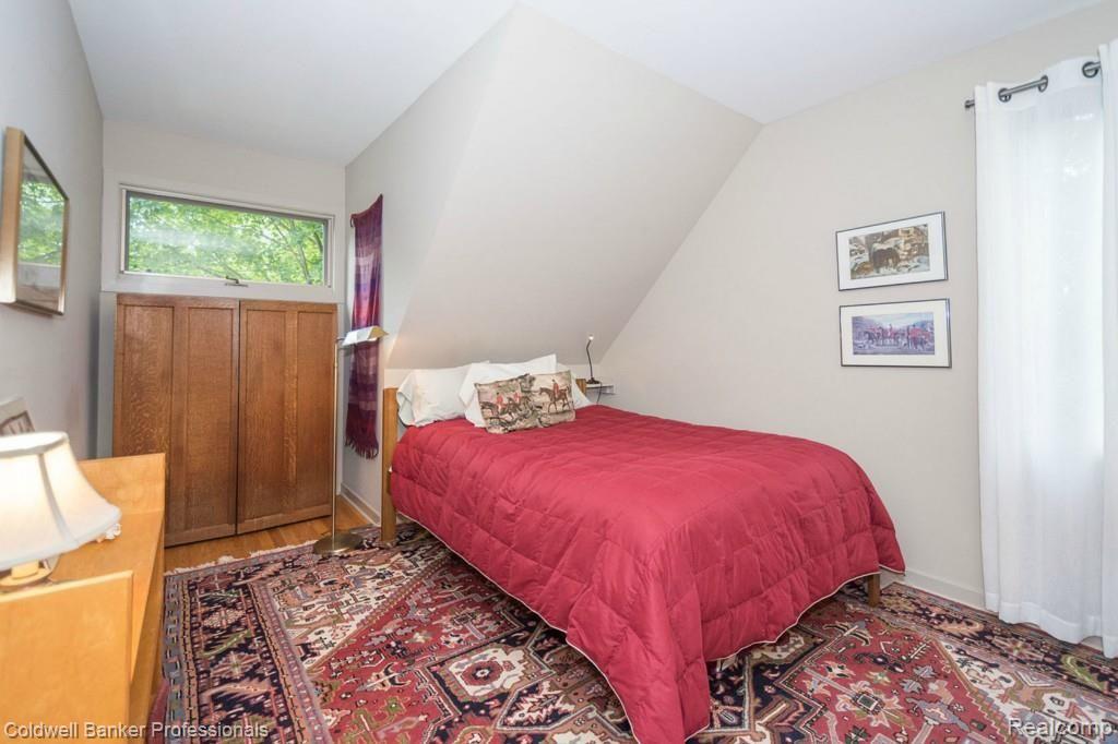 2963 Warren Road Ann Arbor, MI 48105 - Photo 34 of 57 MLS32_bedroom3.jpg