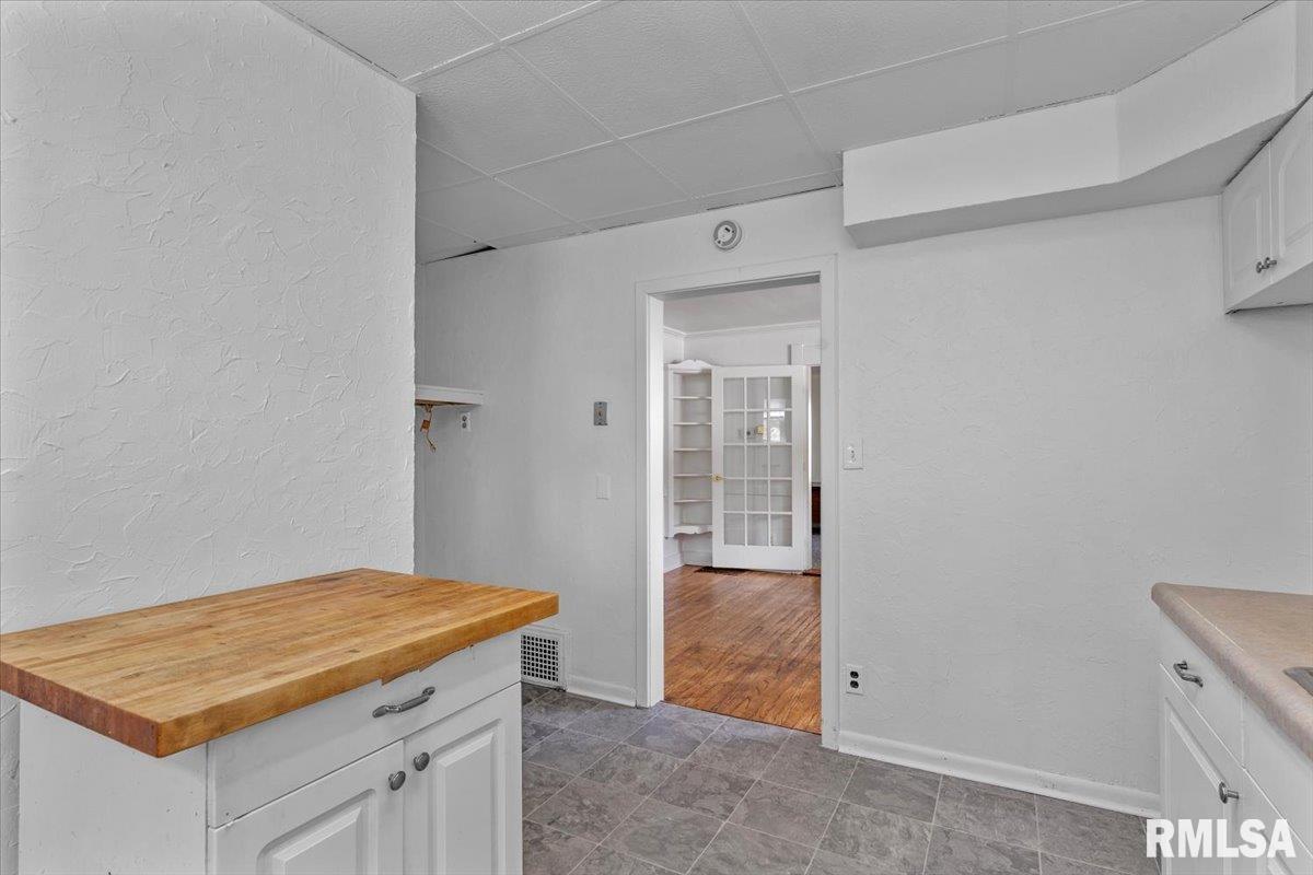 517 West Cedar Street Springfield, IL 62704 - Photo 15 of 32 Gallery Image 15