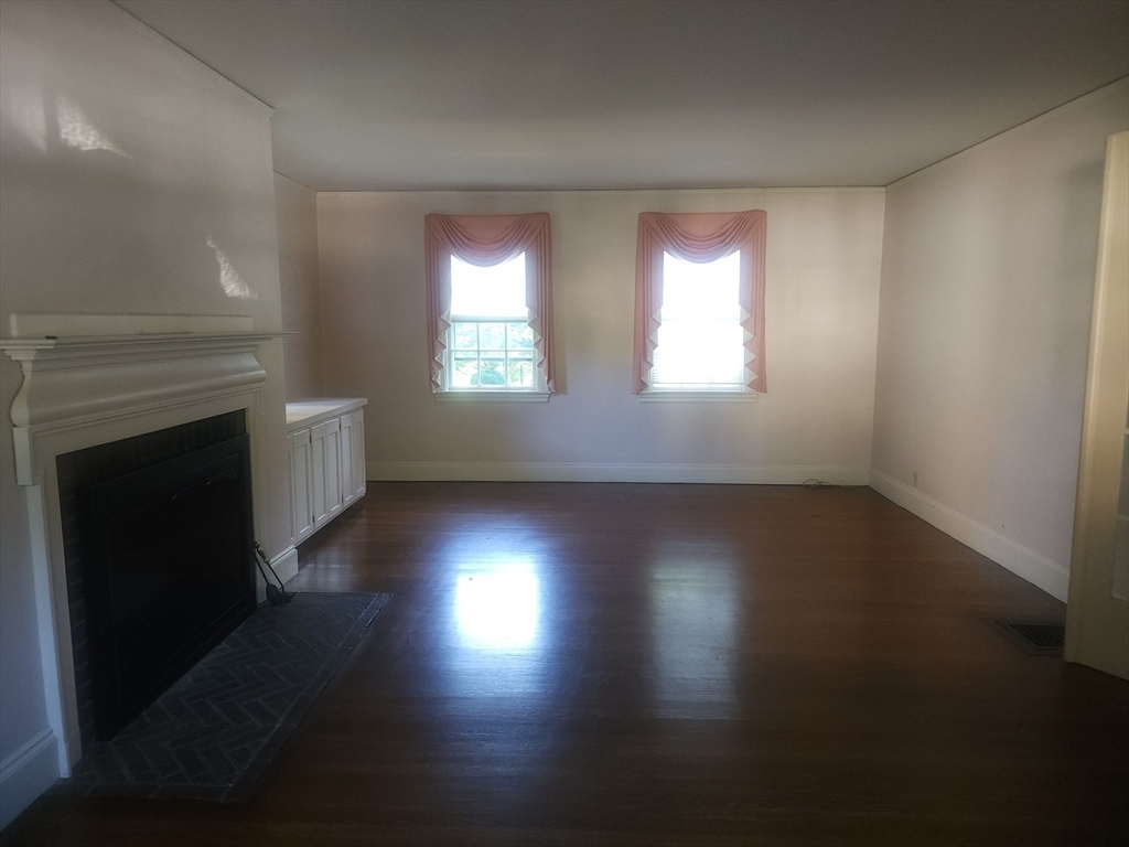 29 Denton Road Wellesley, MA 02482 - Photo 6 of 12
