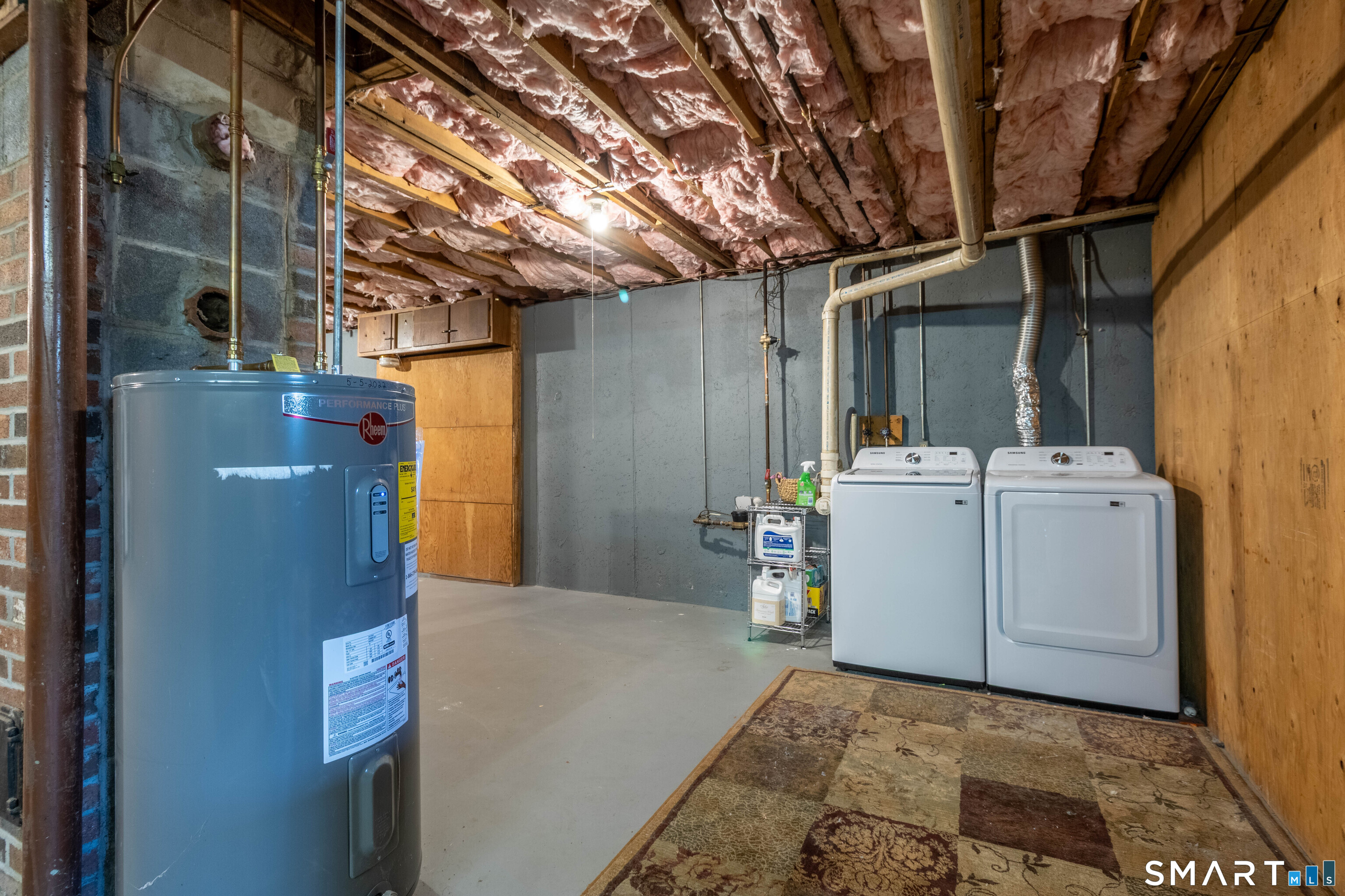 63 Whittemore Street Windham, CT 06226 - Photo 27 of 35 Washer and dryer will convey.