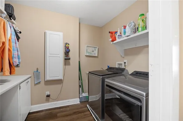 $609,900 | 4810 Aegean Terrace, St. Joseph, MO 64506