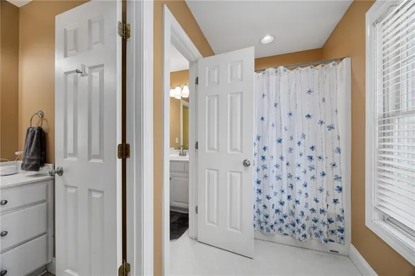 $609,900 | 4810 Aegean Terrace, St. Joseph, MO 64506
