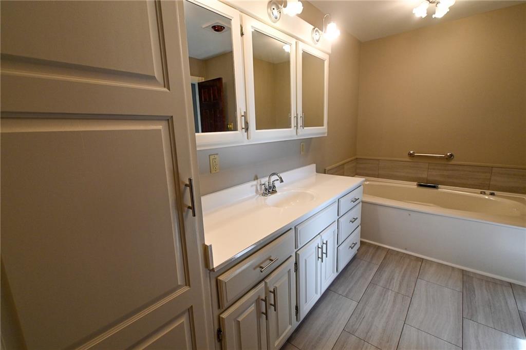 5855 Southeast 981 Pvt Road Collins, MO 64738 - Photo 22 of 79