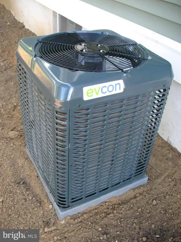 $2,400 | 1804 Kings Highway, Swedesboro, NJ 08085