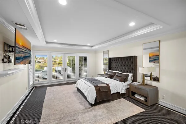 $4,445,000 | 18 Rue Grand Vallee, Newport Beach, CA 92660