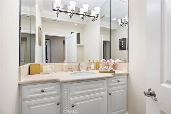 $4,445,000 | 18 Rue Grand Vallee, Newport Beach, CA 92660