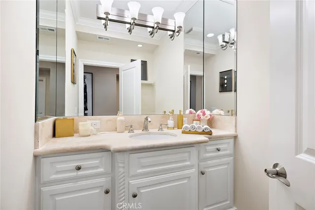 $4,495,000 | 18 Rue Grand Vallee, Newport Beach, CA 92660