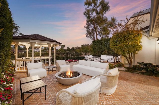 $4,495,000 | 18 Rue Grand Vallee, Newport Beach, CA 92660