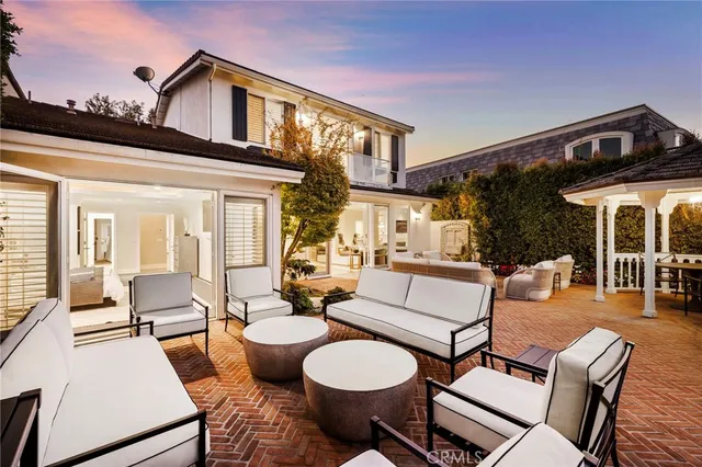 $4,495,000 | 18 Rue Grand Vallee, Newport Beach, CA 92660