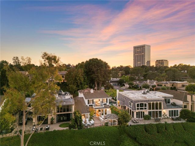 $4,495,000 | 18 Rue Grand Vallee, Newport Beach, CA 92660