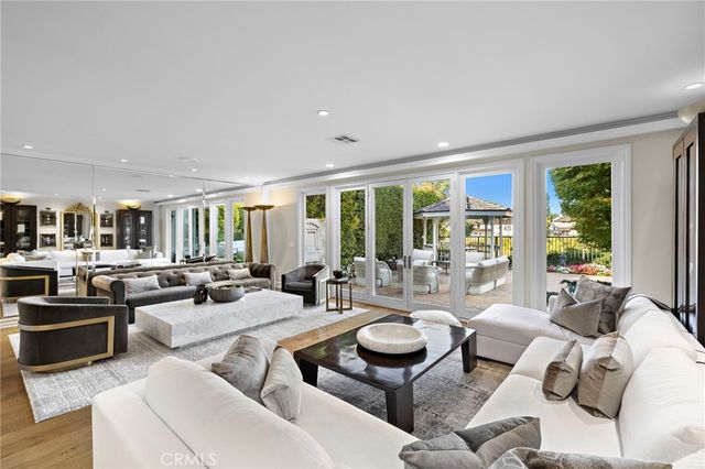 $4,495,000 | 18 Rue Grand Vallee, Newport Beach, CA 92660