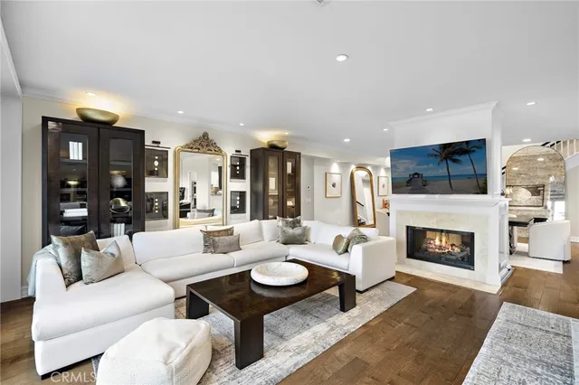 $4,495,000 | 18 Rue Grand Vallee, Newport Beach, CA 92660