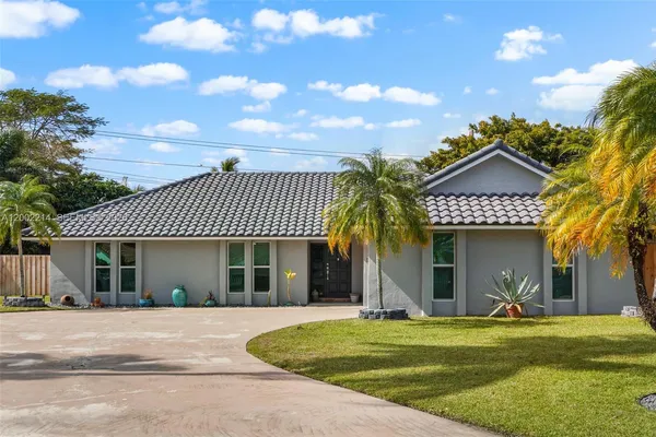 $5,900 | 6975 Bianchini Circle, Boca Raton, FL 33433