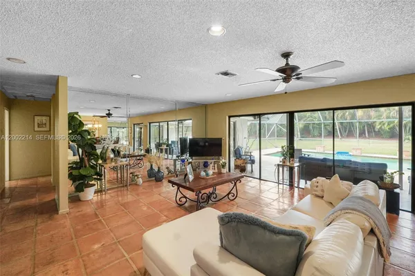 $5,900 | 6975 Bianchini Circle, Boca Raton, FL 33433