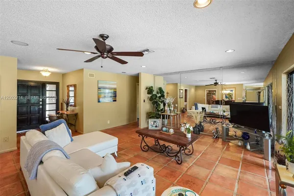 $5,900 | 6975 Bianchini Circle, Boca Raton, FL 33433