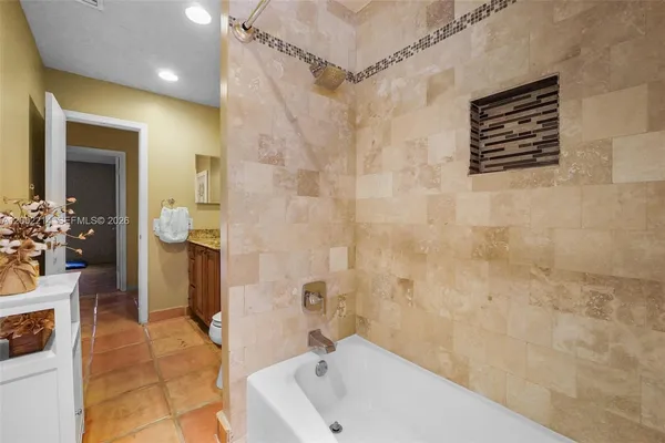 $5,900 | 6975 Bianchini Circle, Boca Raton, FL 33433