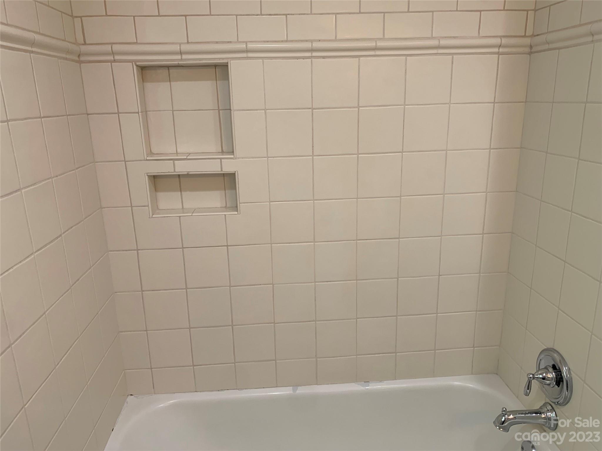 909 Nightingale Road Rock Hill, SC 29732 - Photo 25 of 38 a bathroom with a bathtub