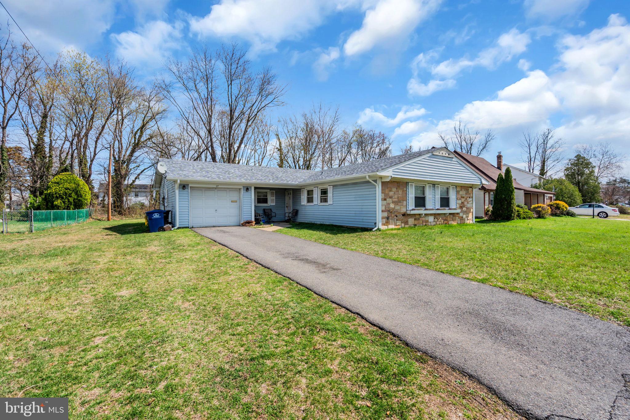 27 Genesee Lane Willingboro, NJ 08046 - Photo 24 of 25 a front view of house with yard