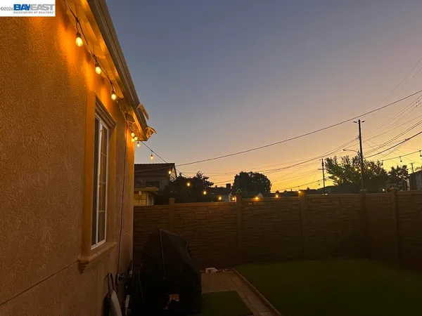 $2,800 | Foothill Square, Oakland, CA 94605