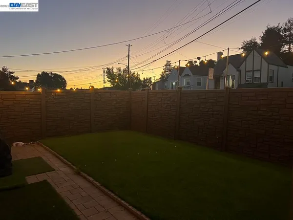 $2,800 | Foothill Square, Oakland, CA 94605