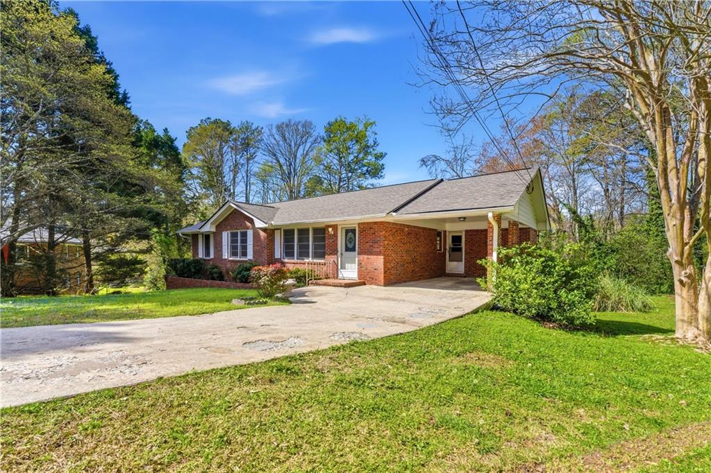 2567 Creston Way Morrow, GA 30260 - Photo 2 of 35