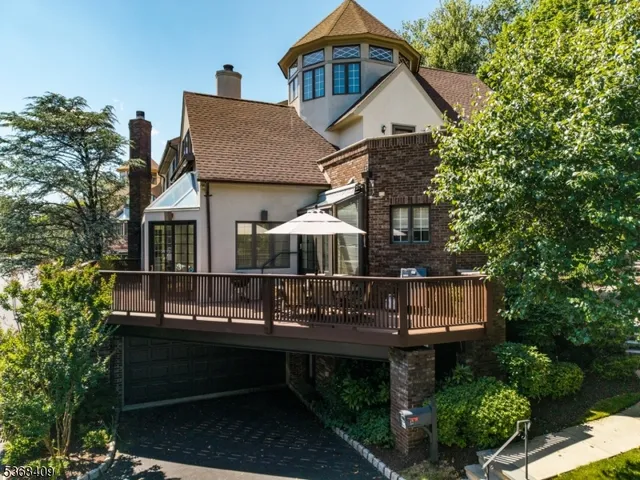 a house view with a outdoor space