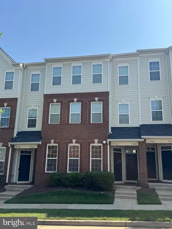 $435,000 | 19466 Promenade Drive, Leesburg, VA 20176
