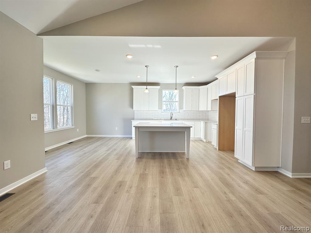 47 Dabate Howell, MI 48843 - Photo 9 of 34