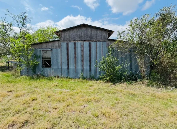 $269,900 | 789 Upper Elgin River Road, Elgin, TX 78621
