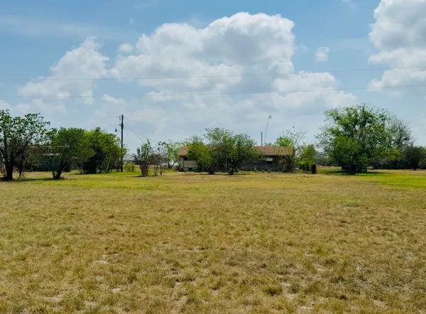 $269,900 | 789 Upper Elgin River Road, Elgin, TX 78621