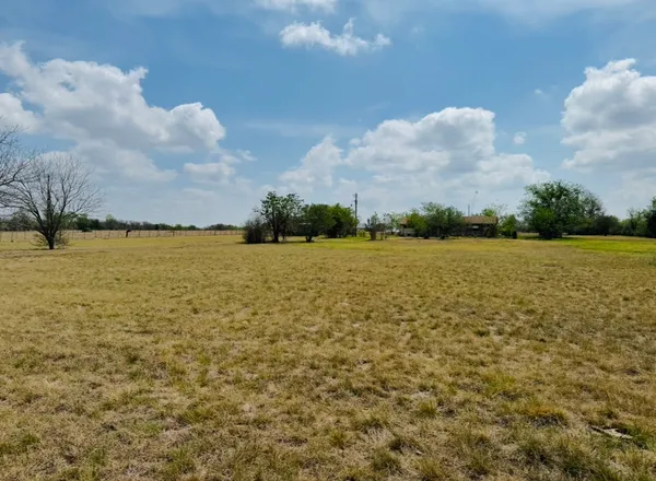 $269,900 | 789 Upper Elgin River Road, Elgin, TX 78621