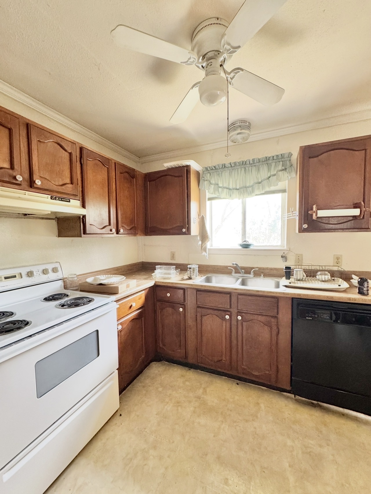 789 Upper Elgin River Road Elgin, TX 78621 - Photo 10 of 37