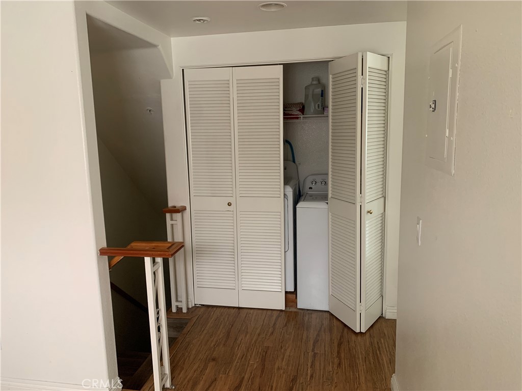110 North Marengo Avenue, Unit D Alhambra, CA 91801 - Photo 5 of 14 wooden floor in a gallery