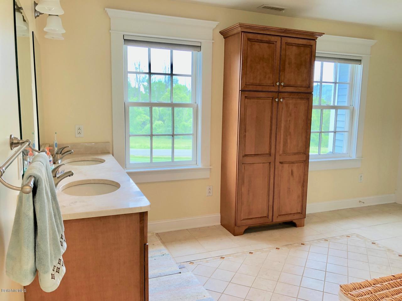 6 Shaylor Hill Road Lenox, MA 01242 - Photo 32 of 41 Jack 'n Jill Bath
