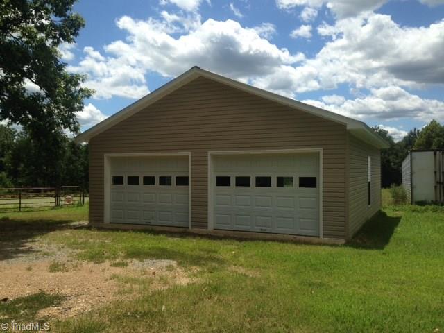 6286 Pleasant Grove Church Road Bennett, NC 27208 - Photo 5 of 18 Detached garage