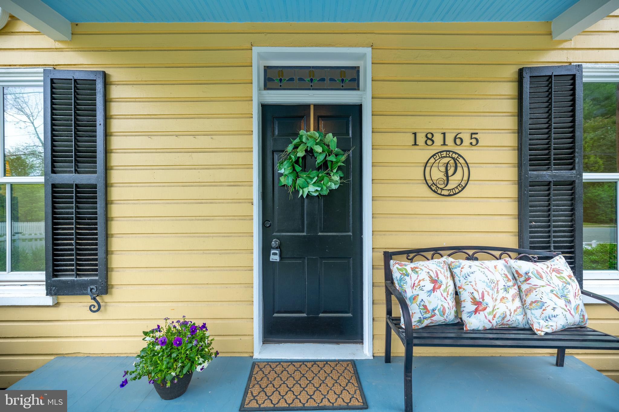 18165 Lincoln Road Purcellville, VA 20132 - Photo 2 of 53 Welcoming Front Entrance