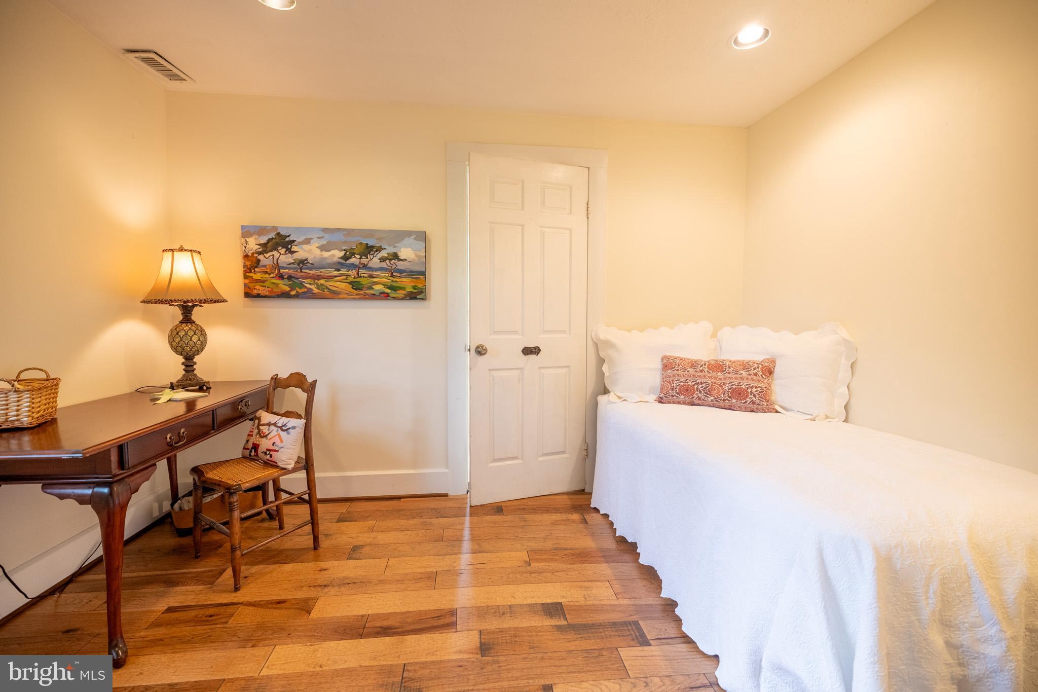 18165 Lincoln Road Purcellville, VA 20132 - Photo 26 of 53 Guest Room or Office