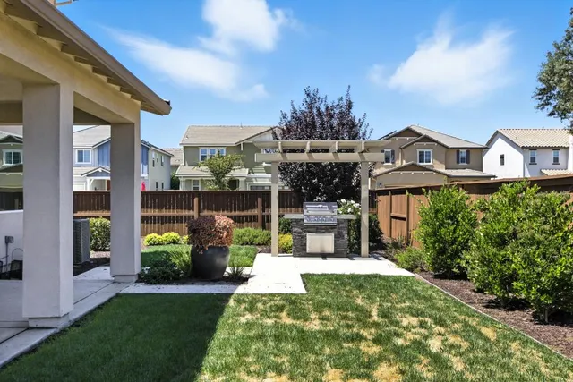 $810,990 | 2001 Baker Place, Woodland, CA 95776