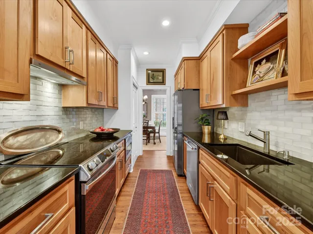 $665,000 | 2813 Sharon View Road, Charlotte, NC 28210