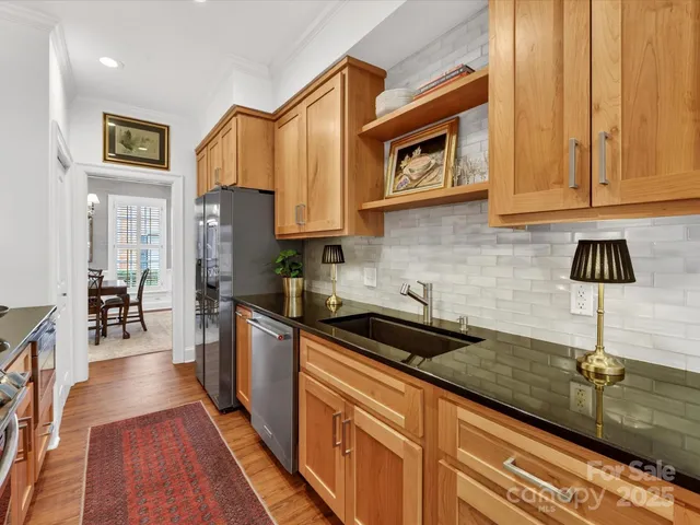 $665,000 | 2813 Sharon View Road, Charlotte, NC 28210