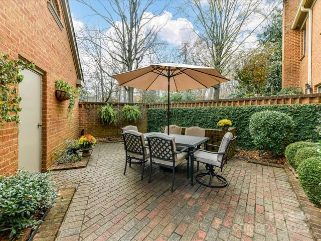 $665,000 | 2813 Sharon View Road, Charlotte, NC 28210